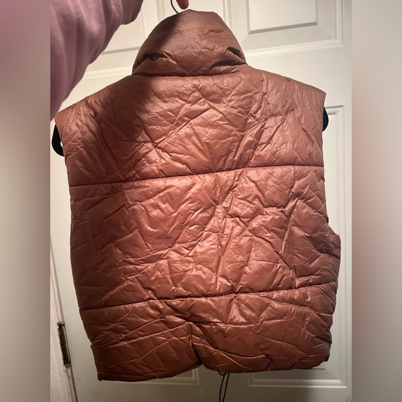 Brown cropped vest - Picture 5 of 5